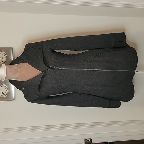 Athleta, Size XS Cherry Creek Gray Asymmetrical Zip Jacket, EUC - Picture 1 of 16